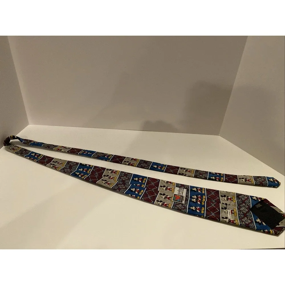 EUC Vintage Disney‎ Mickey Unlimited MICKEY MOUSE Neck Tie Red Navy Silver